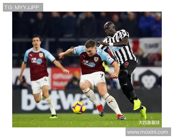 英超激战AC米兰逆转里昂3比2全场沸腾瞬间回顾